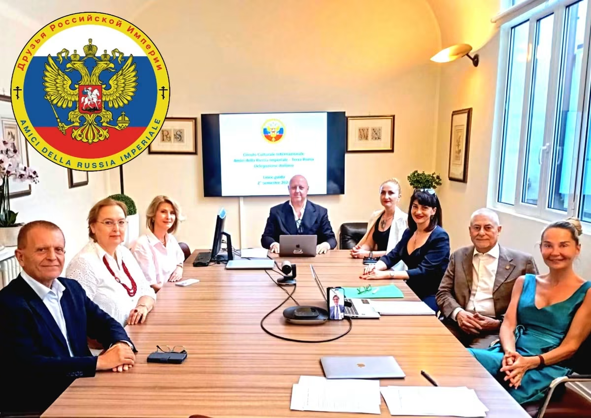 Fondatori e dirigenti del Circolo Culturale Internazionale Amici della Russia Imperiale – Terza Roma durante la riunione costitutiva a Milano