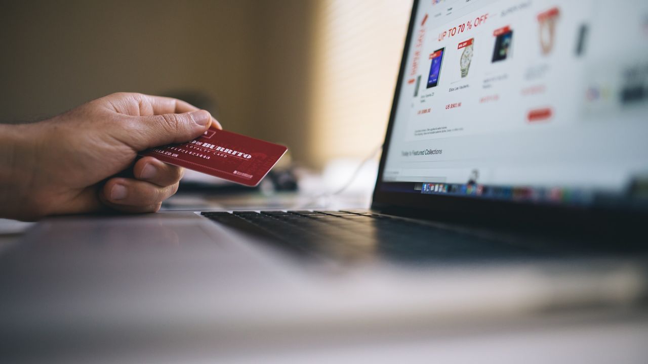 Costruire la Fiducia in un Mondo Guidato dall’E-commerce